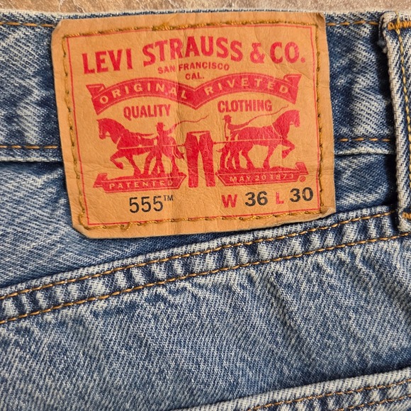 Levi's 555 Jeans W36‎ L30 Custom Patches Light Wash Denim Menswear - Picture 3 of 11
